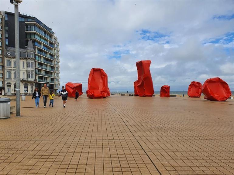 2 Slaapkamer Appartement Op De Zeedijk Van Oostende. Kültér fotó