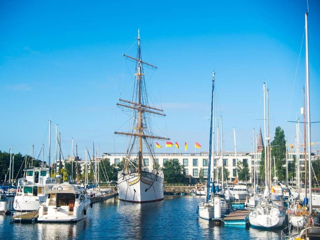 2 Slaapkamer Appartement Op De Zeedijk Van Oostende. Kültér fotó