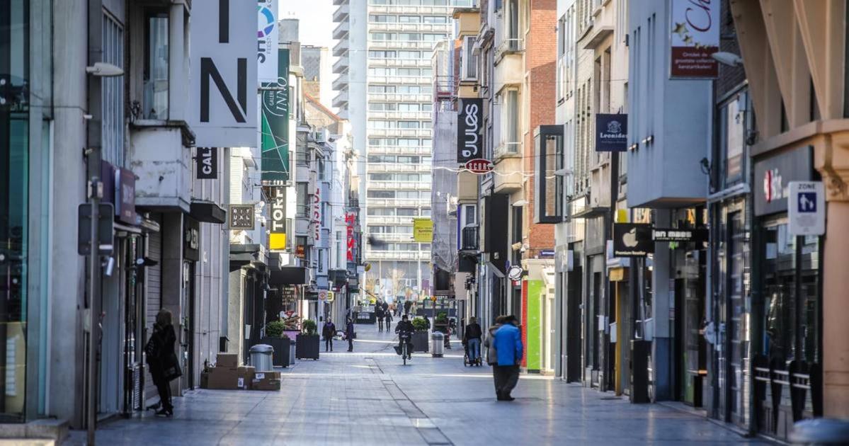 2 Slaapkamer Appartement Op De Zeedijk Van Oostende. Kültér fotó