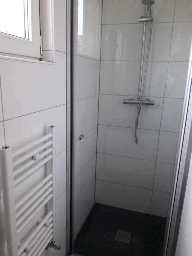 2 Slaapkamer Appartement Op De Zeedijk Van Oostende. Kültér fotó