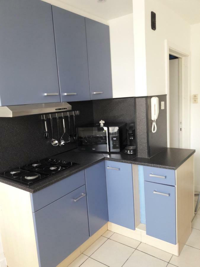 2 Slaapkamer Appartement Op De Zeedijk Van Oostende. Kültér fotó
