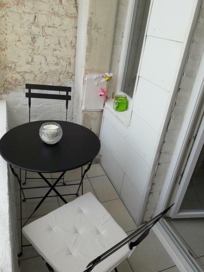 2 Slaapkamer Appartement Op De Zeedijk Van Oostende. Kültér fotó